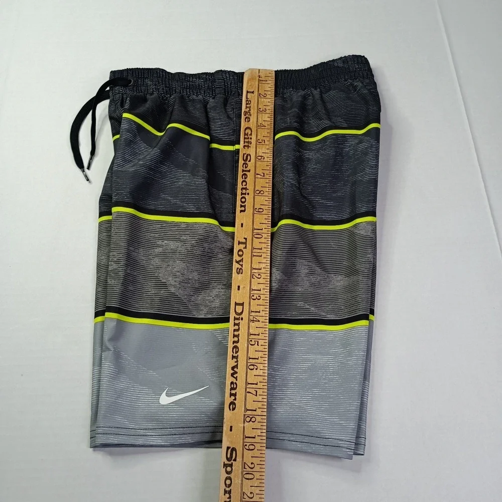 NWT Nike Wave Stripe 9